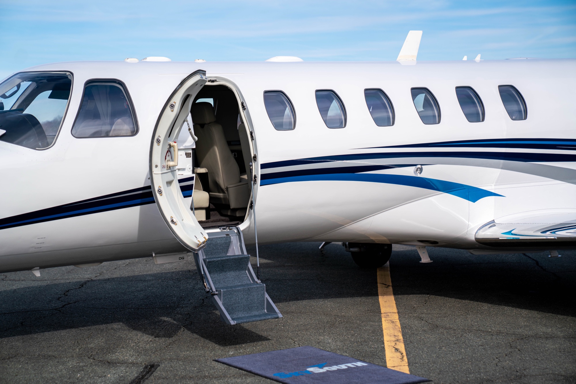 Citation CJ3 Door