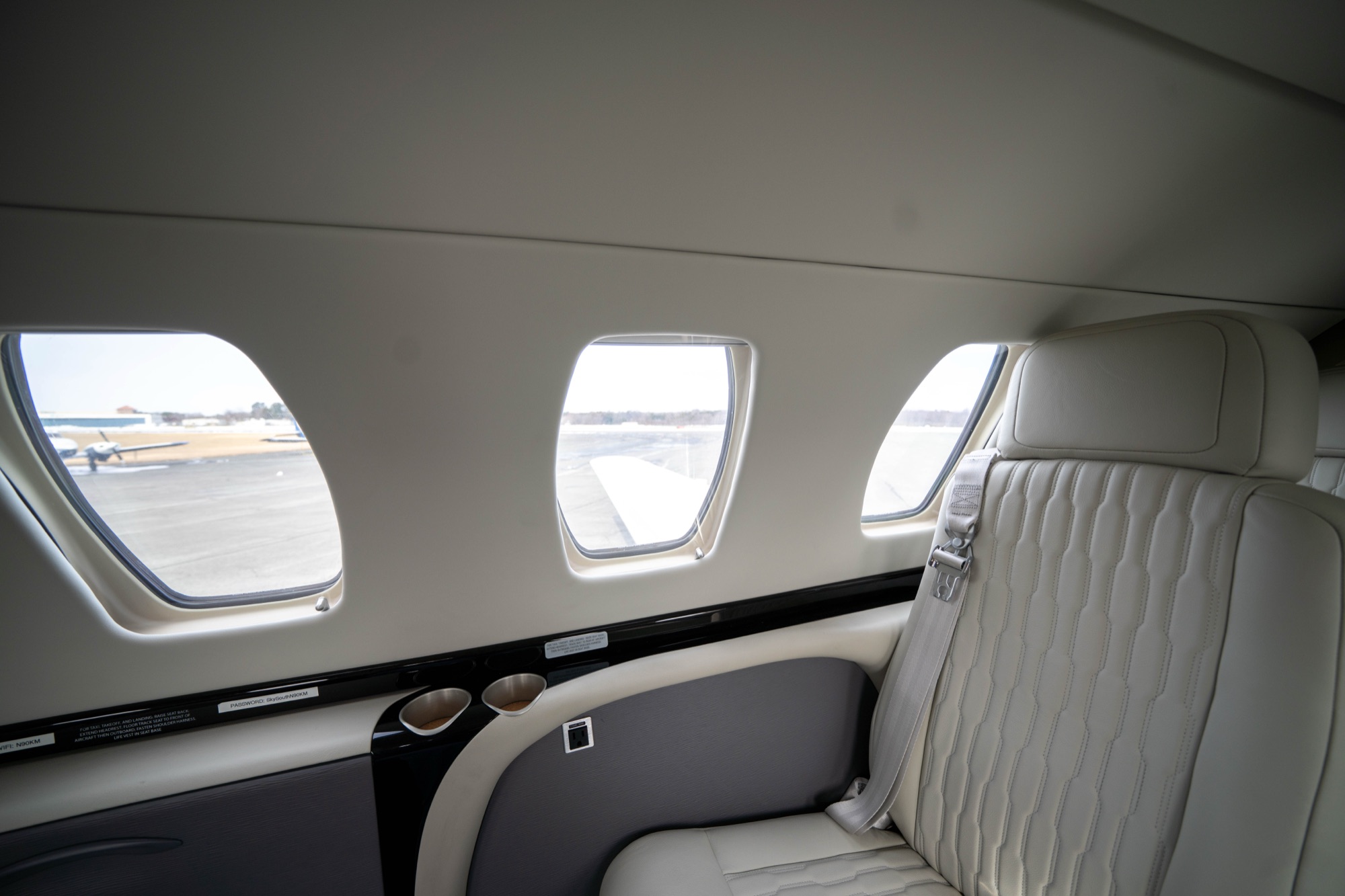 Citation CJ3 Windows